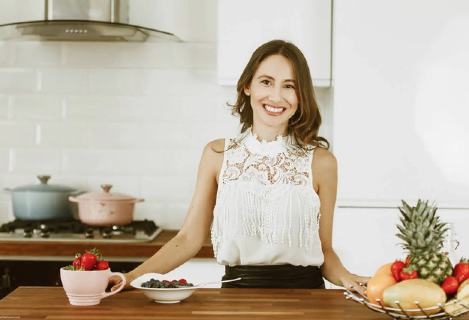 The CREO Clinic is a specialised plastic surgery clinic, offering expert cosmetic procedures for exceptional results. Our core principles, expertise and transparency, are reflected in every aspect of our clinical direction. Starting with our surgeons, who have mastered their respective fields and operate with the utmost attention to our clients’ desires. Raquel Britzke
